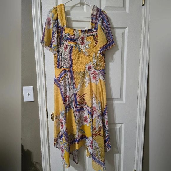 NWT Rabbit Rabbit Rabbit Designs Smocked Handkerchief Hem Floral Midi Dress. - Picture 1 of 12